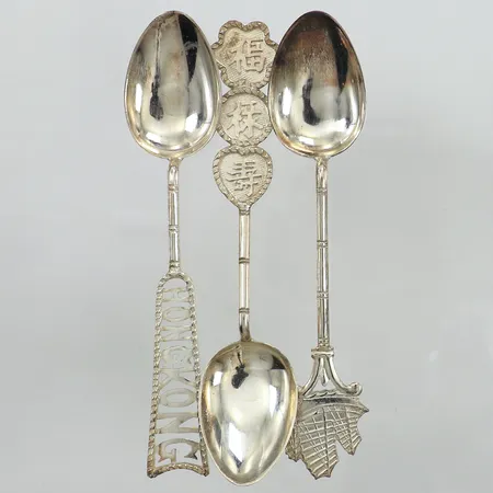 Tre souvenirskedar, längd 10-11cm, silver Vikt: 23,4 g