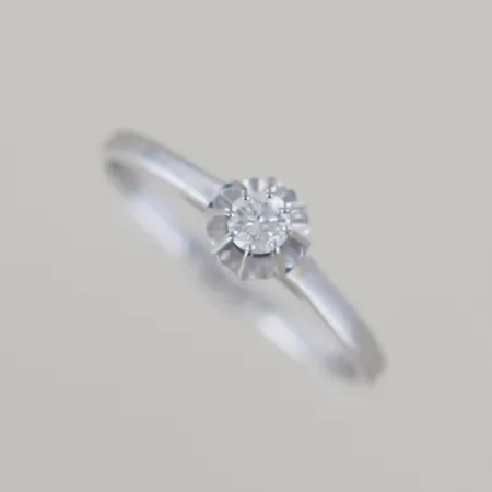 Ring med solitär diamant 0,16ct, Ø 19 mm, vitguld 18k Vikt: 2,2 g
