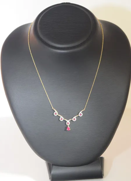 Collier med briljanter och rubiner L 44,5 cm B 5 mm, 18k 5,9g 39810 au 1905