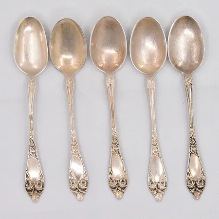 Fem kaffeskedar, längd ca 12cm, Th.Marthinsen, två med böjda skaft, 830/1000 silver Vikt: 51,9 g