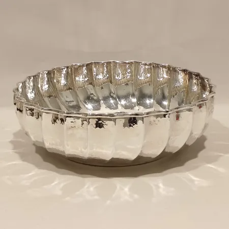 Skål, höjd 7cm, Ø21,5cm, handgjord, Italy, 800/1000 silver  Vikt: 338,9 g