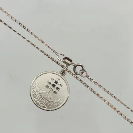 Kedja Pansar med hänge, längd 45cm, bredd ca 1,3mm, hänge 25mm, bredd 19mm, silver  Vikt: 5,9 g