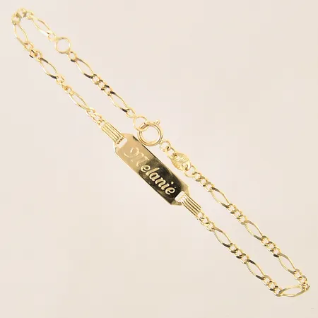 Armband Figaro med platta, längd 13,5-15,5cm, bredd 2-5mm, gravyr, 18K Vikt: 1,8 g