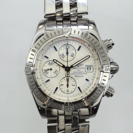 Herrur Breitling Chronomat Evolution, stål, automatisk, 44mm, refnr A13356, serienr 2068061, kronograf, datum, pilotlänk stål, viklås, repor på länk och boett, certifikat år 2006, chronometercertifikat, manual, extra länkbitar, box, ytterkartong. 