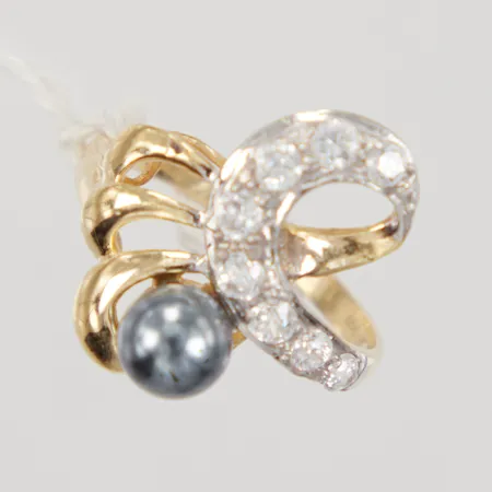 Ring med vita stenar och imitationspärla, stl 18, bredd 2-20mm, 18K Vikt: 3,7 g