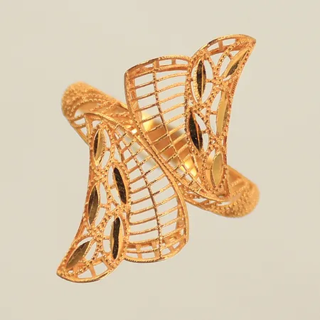 Ring med filigranarbete, stl ca 18½, bredd 3-28mm, 21K, 2,4g 