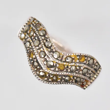 Ring med markasiter, stl 18¾, stenar saknas, 925/1000 silver Vikt: 3,3 g