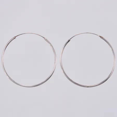 Ett par örringar Ø 4cm, bredd ca 1mm, silver Vikt: 1,8 g