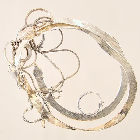 Silversmycken, delvis med stenar, repor, bucklor, saknar stopp, skador, silver 830-925/1000 Vikt: 22,6 g