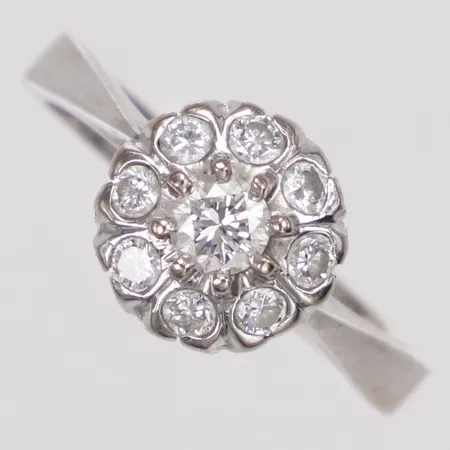 Ring, diamanter 0,05ct WP enligt gravyr, stl 16½, bredd 2,5-9mm, Guldfynd, vitguld, 18K Vikt: 3,6 g