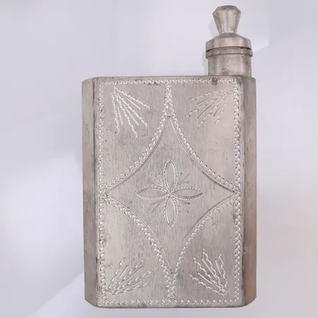 Fickplunta, samiskt mönster, 17cm x 10cm x 3,5cm, UE, Jokkmokkstenn år 1994, repor Vikt: 0 g
