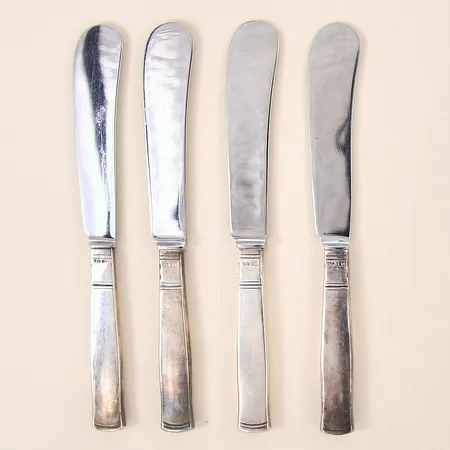 Smörknivar 4st, modell Rosenholm, längd 16cm, rostfritt blad, GAB, silver 830/1000 Vikt: 171,1 g