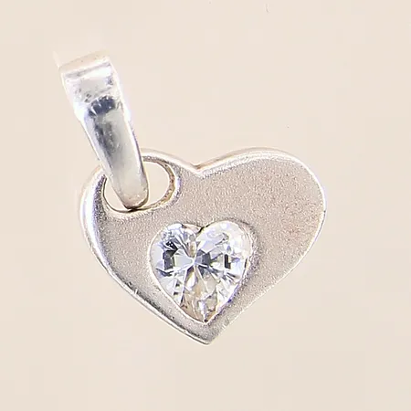 Hänge, hjärta med vita stenar, 17x13mm, silver 925/1000 Vikt: 1,7 g