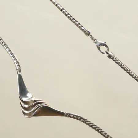 Halscollier, längd ca 41cm, bredd, 4-18mm (repigt) Silver, 21,1g 