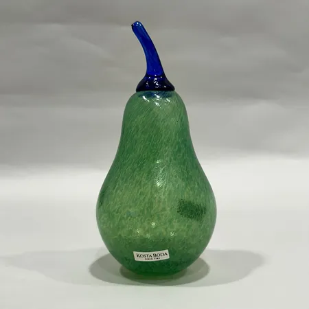 Skulptur, päron ur serien Frutteria, Gunnel Sahlin för Kosta Boda, höjd 16cm, konstglas, osignerad