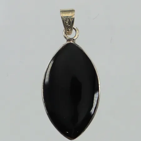 Hänge, svart sten, längd 25mm, bredd 12mm, 925/1000 silver  Vikt: 1,8 g