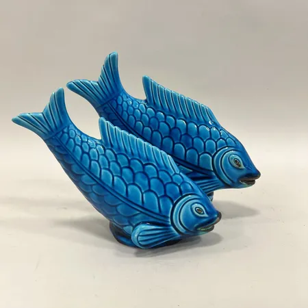 Skulptur Fiskar, Rörstrand, Gunnar Nylund (1904-1997), mått ca 18x27cm, glaserat stengods, mindre nagg på fena samt undertill   Skickas med postpaket.