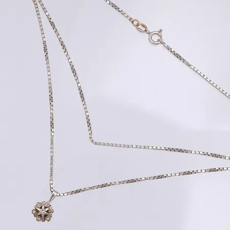 Collier, Venezia, diamanter ca 0,05ctv, 43cm, hängdel ca 35mm, vitguld, importstämpel, 18K Vikt: 11,1 g