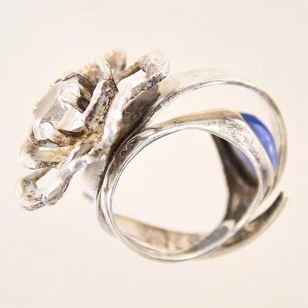 Ringar 2st med stenar, buckliga, skeva, silver 835-925/1000 Vikt: 10,7 g