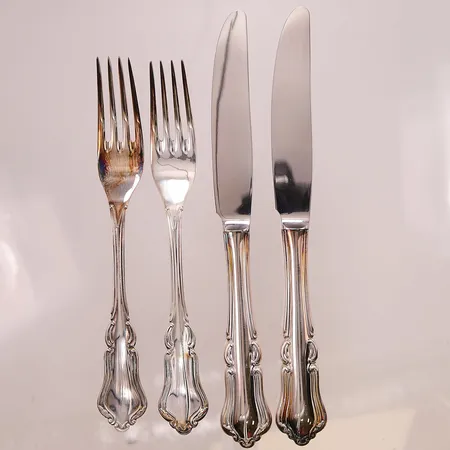 2 Gafflar, 18cm, 2 Knivar, 21cm, 830/1000 Silver 260,9g.