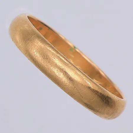 Ring slät, stl 19, gravyr, 18K Vikt: 4,3 g