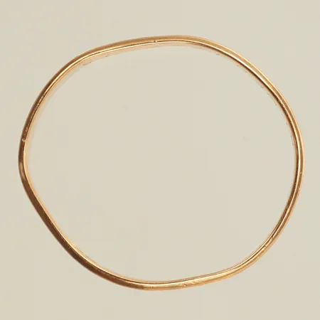 Ring  ca stl 20½ bredd 4mm, 18K  Vikt: 2,8 g