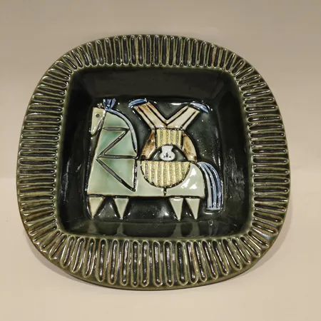 Fat, Harlekin, Lisa Larsson Gustavsberg, ca 20x20cm, stämpelmärkt