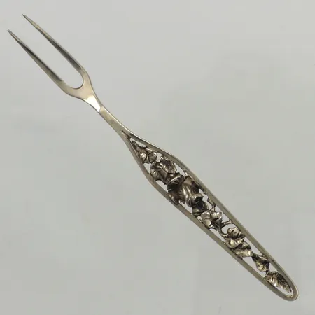 Plockgaffel, längd 11cm,  GES.GESCH, 835/1000 silver  Vikt: 6,7 g