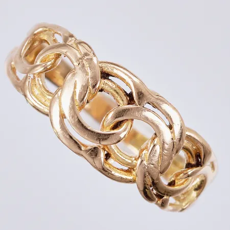 Ring Bismarck, stl: ca 16½, bredd: ca 2-7,5mm, GHA, 18K  Vikt: 2,3 g