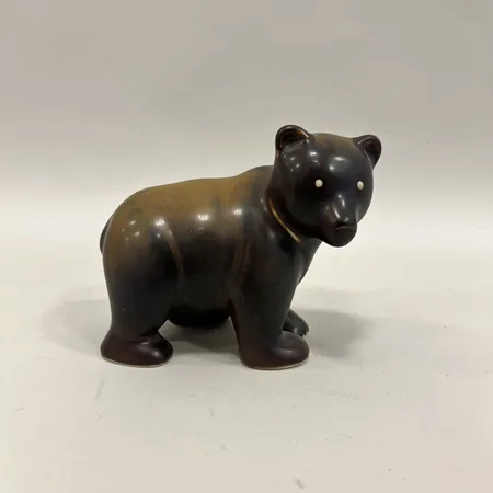 Skulptur Björn, Rörstrand, Gunnar Nylund (1904-1997), mått ca 12x16cm, stengods, inga anmärkningar  Skickas med postpaket.