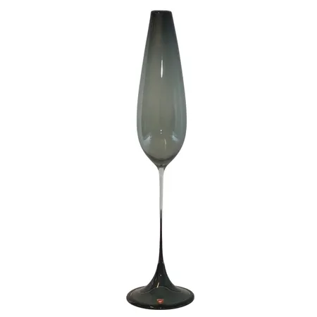 Tulpanvas - Nils Landberg, Orrefors Expo, glas, HÖJD HELA 51 cm, signerad undertill i botten Orrefors Expo. Nu 312-57, märkt med etikett (1:a sortering), fint skick, noggrant genomgången, vikt 536 gram, skickas ej enbart avhämtning på kontoret i Kristianstad. Specialfrakt, kontakta pantbankskontoret för mer information.