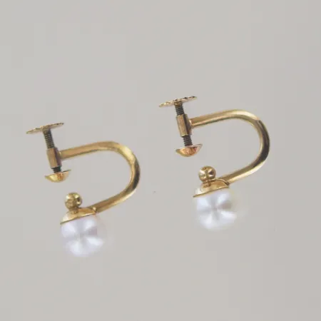 Par pärlörhängen snurr,  pärlans bredd 6 mm, 18k Vikt: 2 g