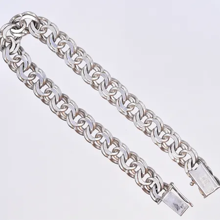 Armband Bismarck, längd 19 cm, bredd 9 mm, silver 830/1000. Vikt: 20,5 g