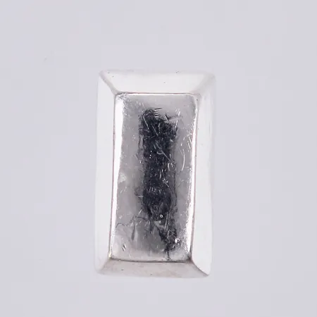 Tacka ca 2,5x1,5cm, stämplad KMW, 999/1000, silver Vikt: 24,8 g