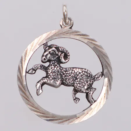 Hänge, längd 28,8mm, bredd 21,6mm, silver 835/1000 Vikt: 2,4 g