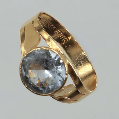 Ring, blå sten, stl 16, bredd 8,7mm, defekt, 18K  Vikt: 1,9 g