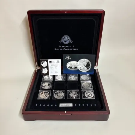 10 Mynt, Faboulus silver collection, silver 900-999/1000, schatull, intyg ( 5 mynt 999/1000) Vikt: 297,8 g