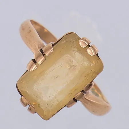 Ring, sliten gul sten, stl 16¾, år 1886, 18K Vikt: 3,2 g