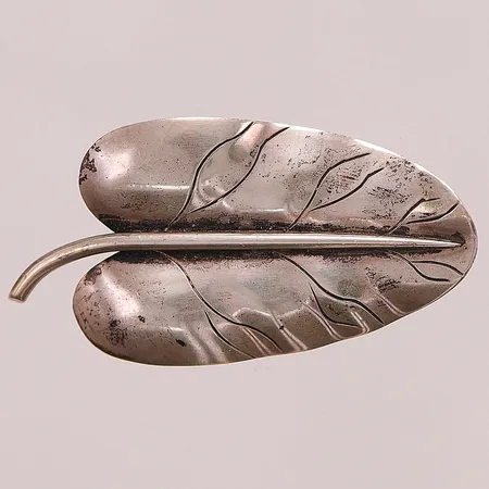 Brosch "löv", 48mm, 830/1000 Silver 7,3g.