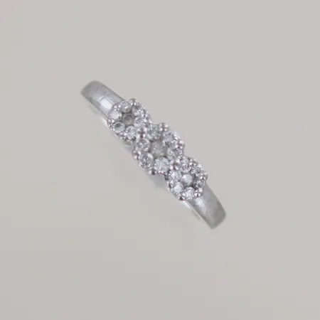 Ring med diamanter 0,35 ct totalt, Ø 17mm, 18k Vikt: 3,5 g