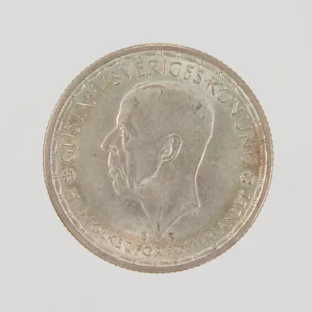 Mynt, 2 kr, Gustaf V, år 1947, 400/1000 silver,  Vikt: 14,1 g