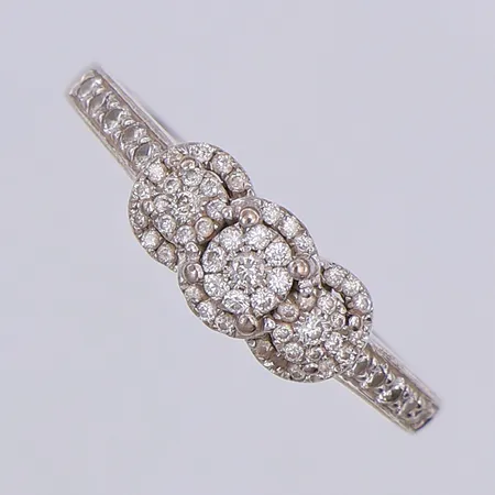 Ring, diamanter ca 0,42ctv enligt gravyr, stl 19¾, vitguld, Guldfynd, 18K Vikt: 4 g