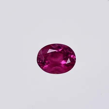 Lös granat, oval, ca 2,56ct Ø ca 7 x 8,5mm