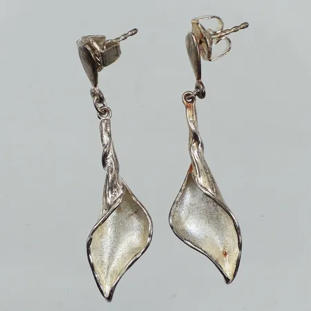 Ett par örhängen, längd 40mm, bredd 9,9mm, 925/1000 silver  Vikt: 4,1 g