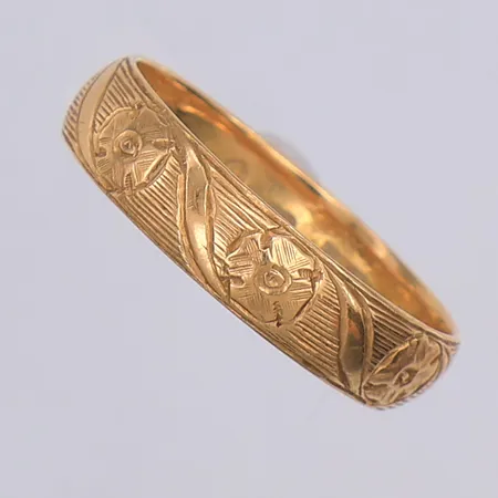 Ring, mönstrad, stl 18¼, Yttergren år 1915, gravyr, 18K Vikt: 3,6 g