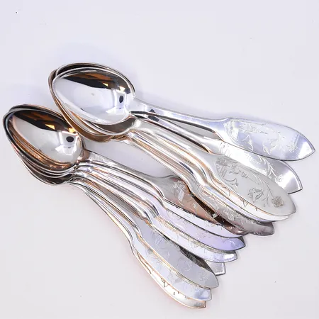 16 skedar, längd 12 cm, etui medföljer, silver 830/1000. Vikt: 238,1 g