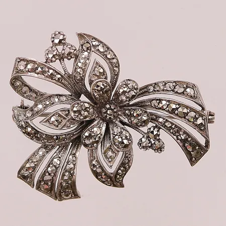 Brosch "blomma", markasiter, 39mm, 830/1000 Silver 9,6g.