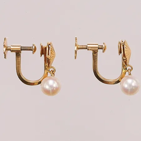 Ett par örhängen, odlade sötvattenspärlor ca 5mm, 15mm, 18K 2,4g.
