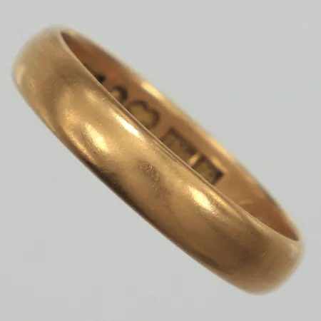 Ring, stl 17, bredd ca 4mm, år 1956, gravyr, 18K Vikt: 2,9 g