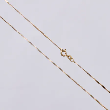 Kedja längd ca 52cm, bredd ca 1mm, 18K Vikt: 4,3 g
